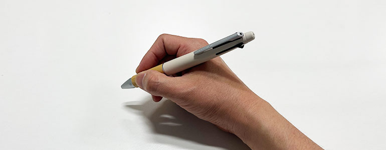 三菱鉛筆 ジェットストリーム　多機能ペン 4&1 BAMBOO：0.5mm