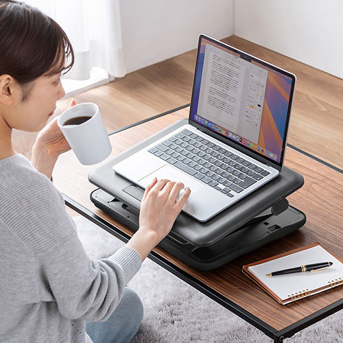 サンワサプライ クッションテーブル パソコンスタンド 膝上テーブル タブレットスタンド 上下昇降 高さ変更可能 マウスパッド付 メッシュクッション