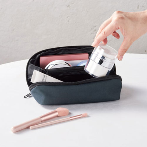 パッ!と広がるたっぷりポーチ